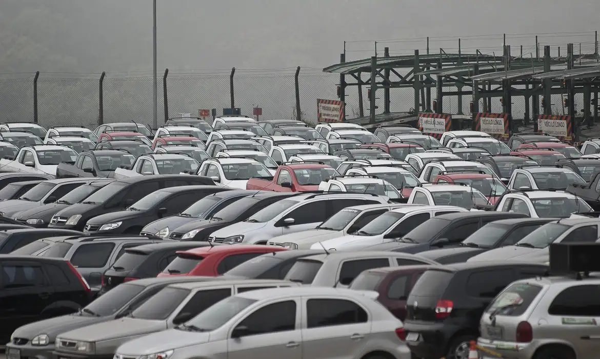 Fenabrave prevê crescimento de 3% para automóveis e comerciais leves