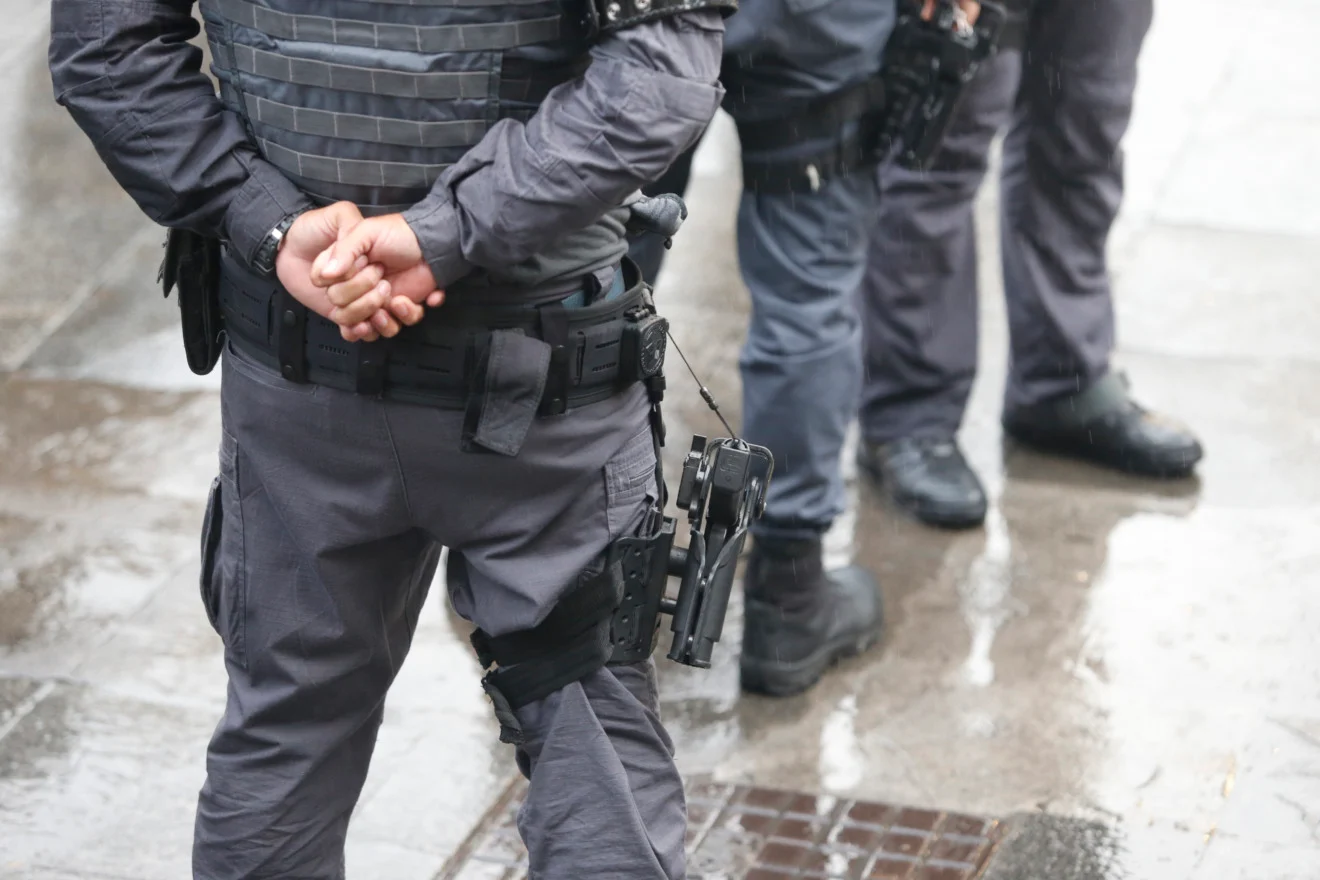 Justiça denuncia policial militar por estuprar e filmar adolescentes