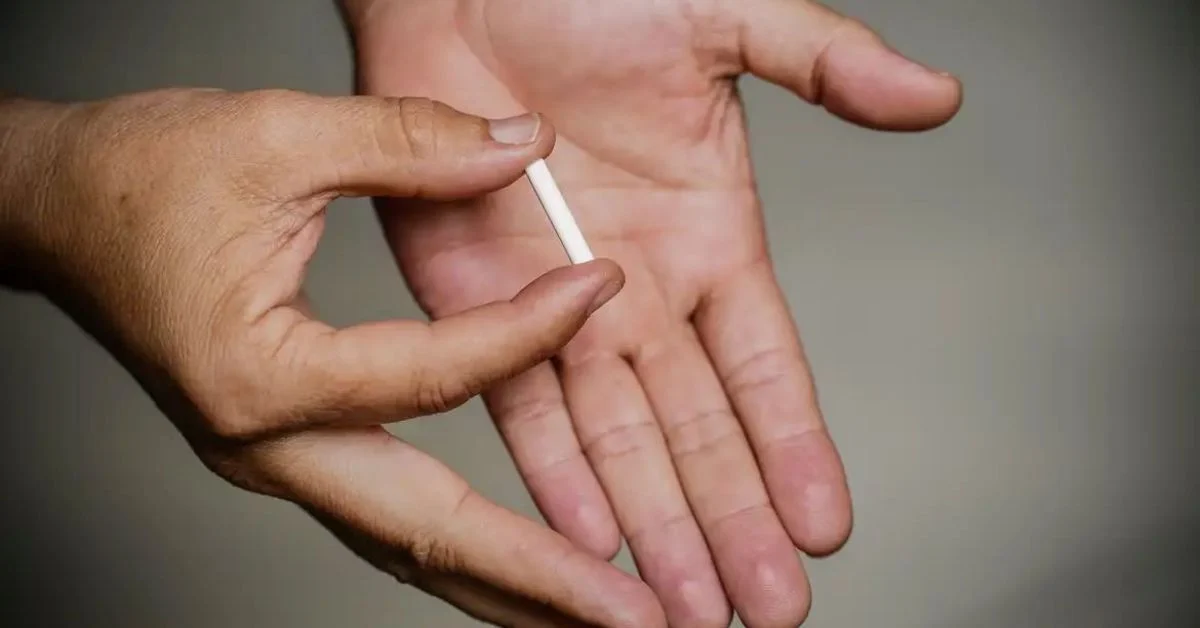 Uso do “chip da beleza” pode aumentar risco de AVC, alerta neurologista