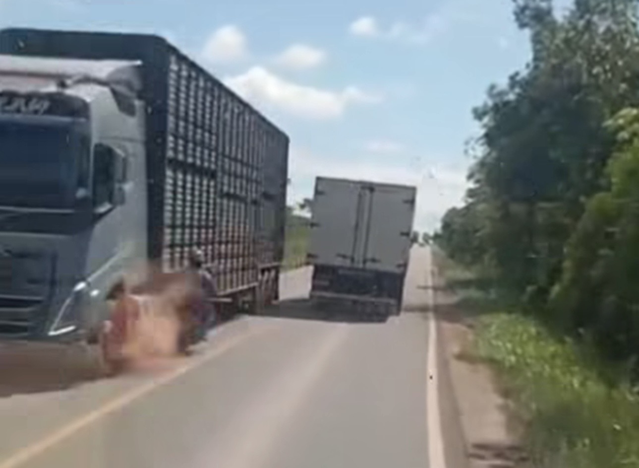 Motociclista fica gravemente ferido após colisão durante ultrapassagem entre Marabá e Eldorado