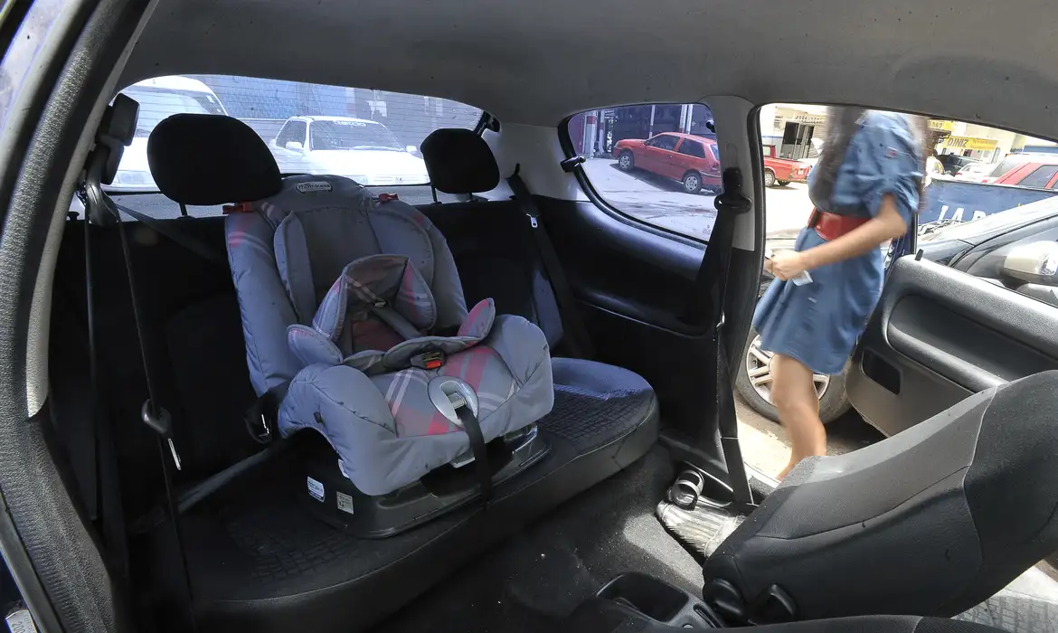 Inmetro recomenda atenção na compra do bebê conforto