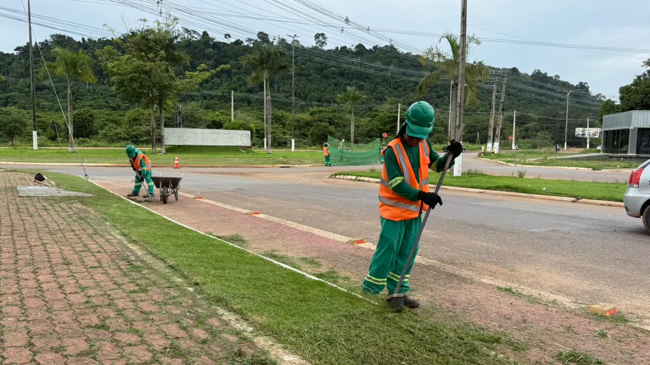 Prefeitura de Parauapebas inicia 2026 com mutirão de limpeza em diferentes bairros