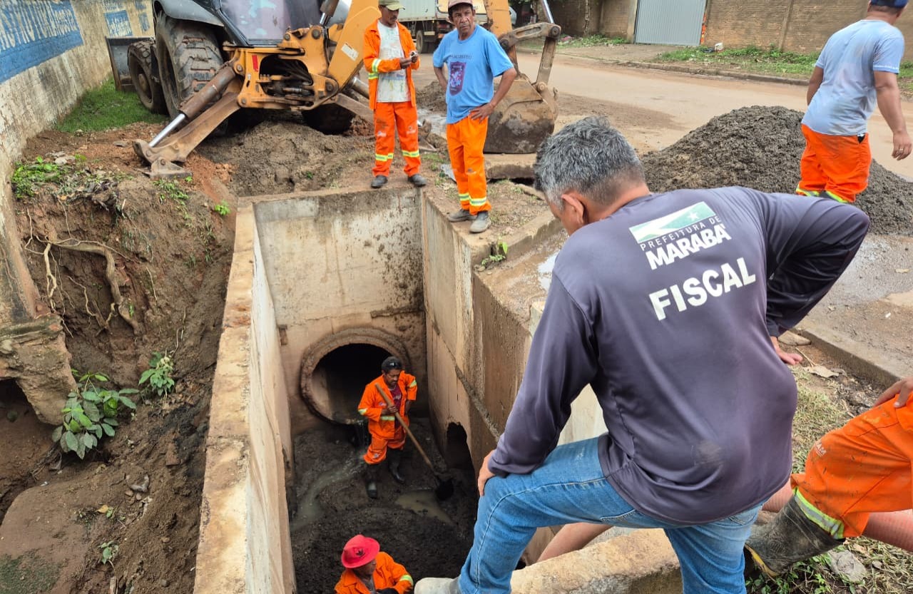 Prefeitura de Marabá intensifica limpeza de bueiros e alerta para os riscos do descarte irregular de lixo