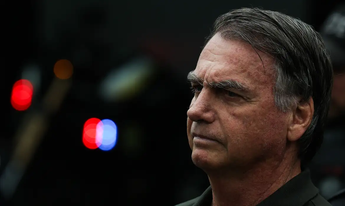 STM recebe pedido de perda de patente de Bolsonaro e mais 4 oficiais