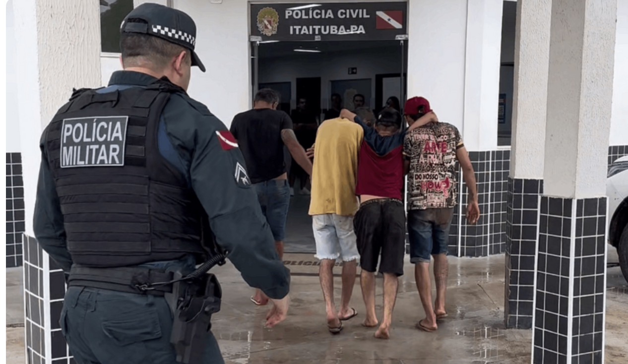 PM apresenta quatro suspeitos de tráfico e ligação com facções criminosas em Miritituba