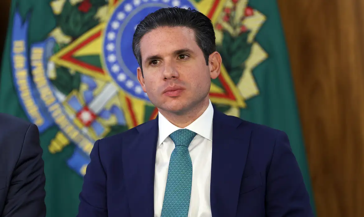 Motta envia à CCJ PEC que propõe o fim da escala 6×1