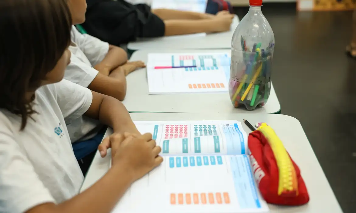 Censo registra queda de 1 milhão de matrículas na educação básica