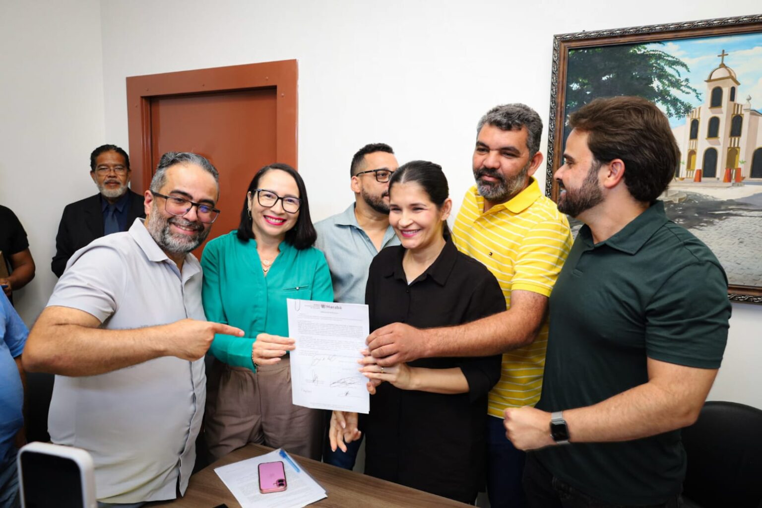 Toni Cunha assina autorização para construção da Escola Maria Luzia, no núcleo São Félix