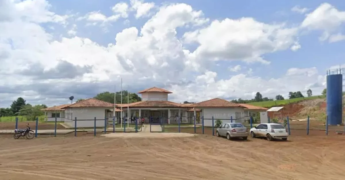 Tragédia em escola: menino de 7 anos morre após trave de futebol cair sobre ele