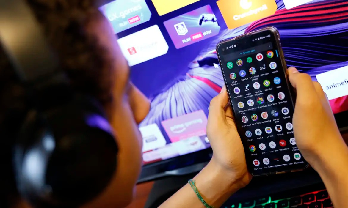 Discord anuncia novas regras para segurança de usuários adolescentes