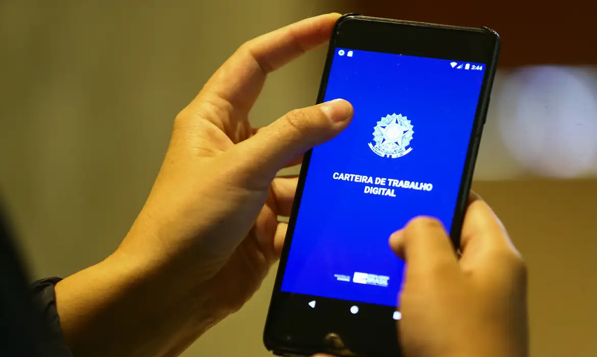 Saiba como consultar se tem direito ao abono salarial PIS/Pasep 2026