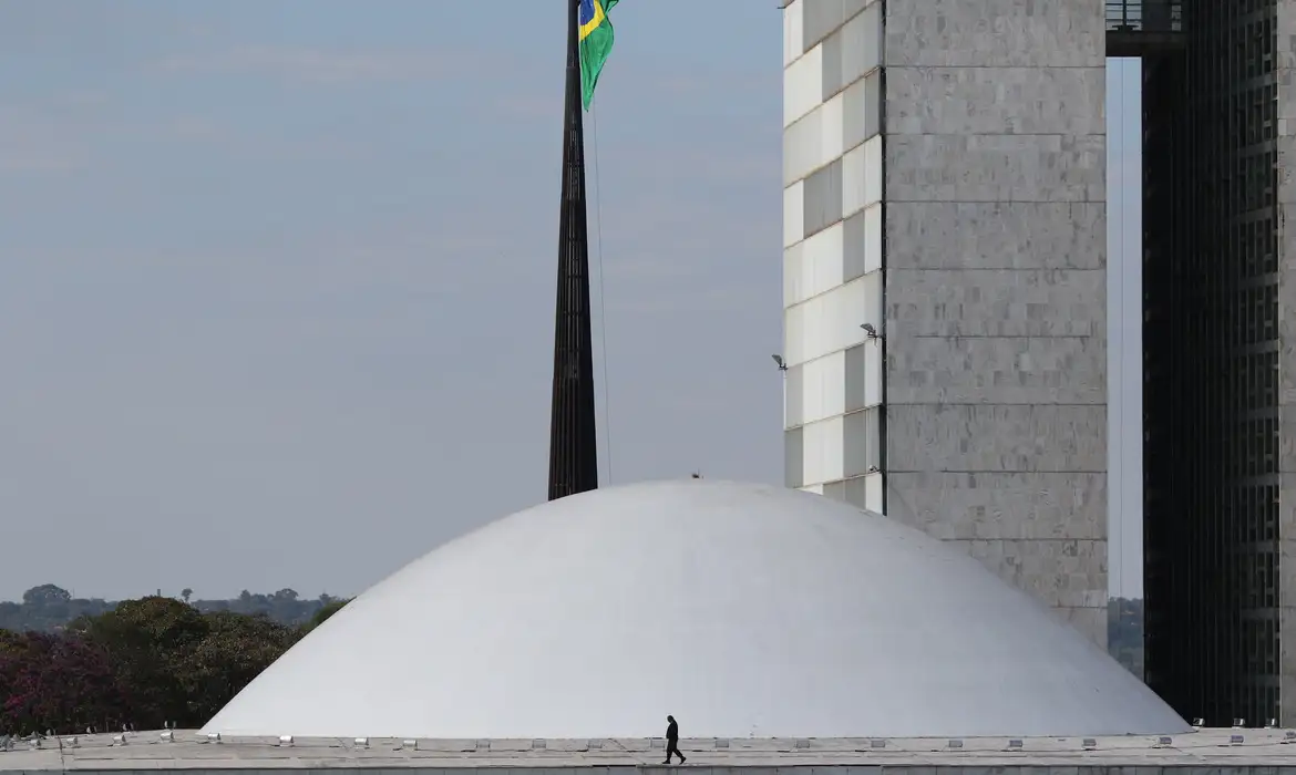 Estupro: Senado aprova vulnerabilidade absoluta para menor de 14 anos