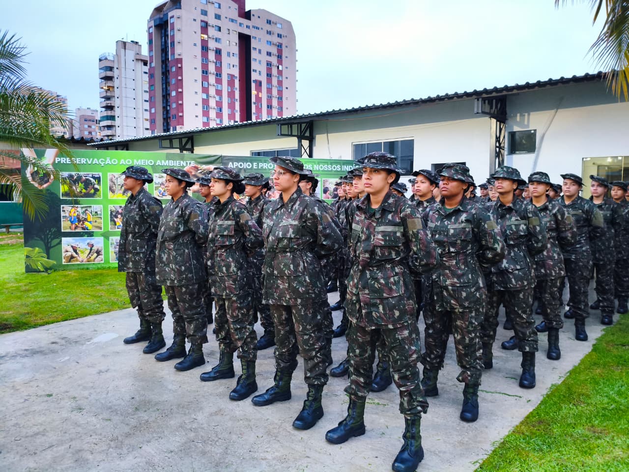 Com 1ª tropa feminina de soldados, Comando Militar do Norte realiza Formatura de Incorporação de recrutas 2026