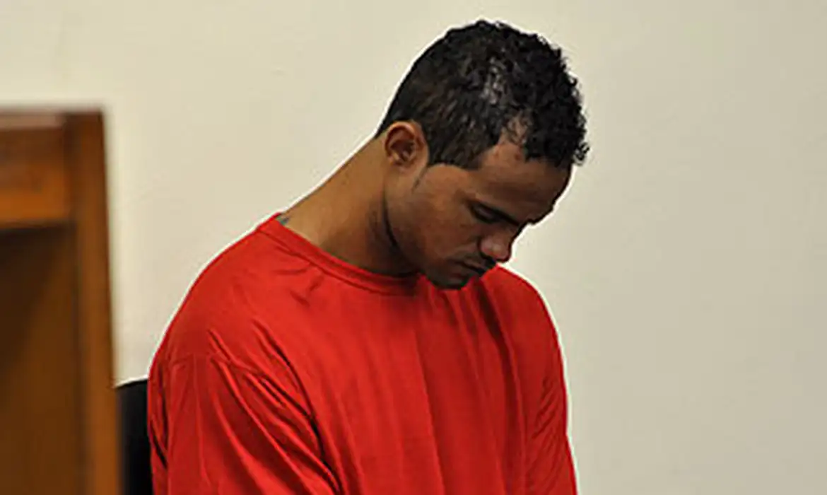 Justiça manda prender goleiro Bruno após ele descumprir condicional