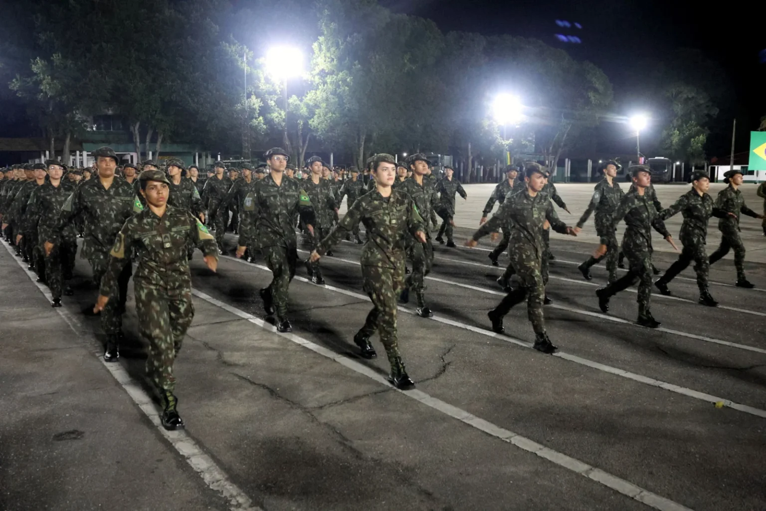 Exército Brasileiro incorpora primeira turma feminina em Belém