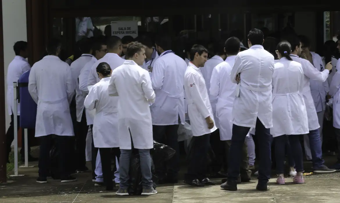Concurso para área médica de hospitais universitários será neste domingo