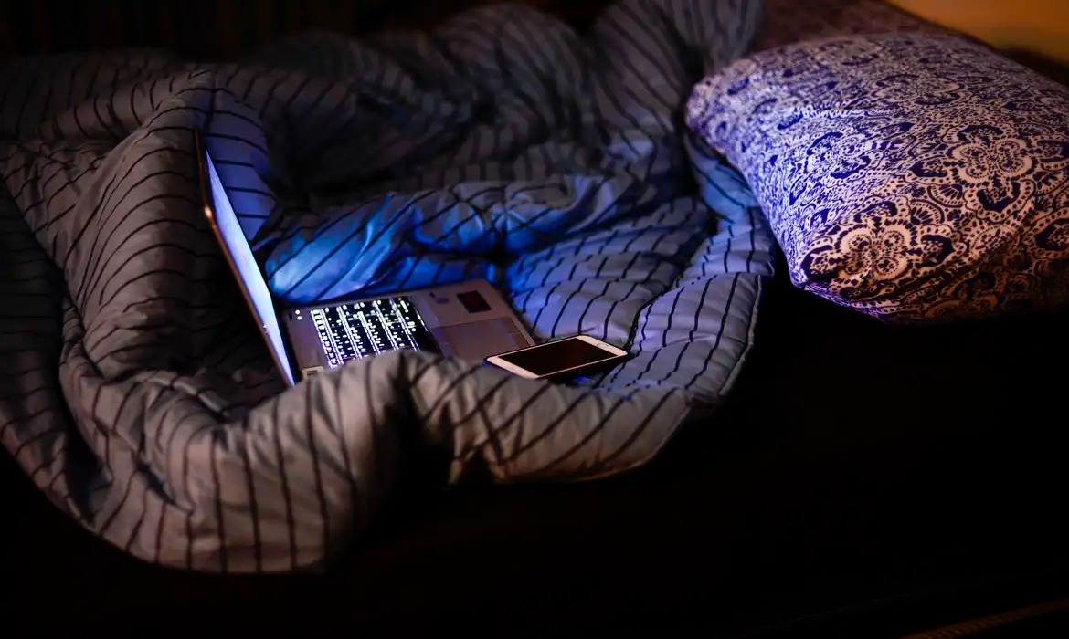 Violência sexual na internet atinge 1 em cada 5 adolescentes no Brasil