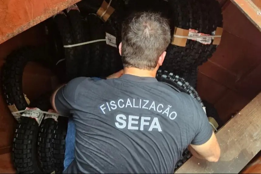 Sefa apreende carga com equipamentos de fibra óptica, pneus, botes e refrigerantes
