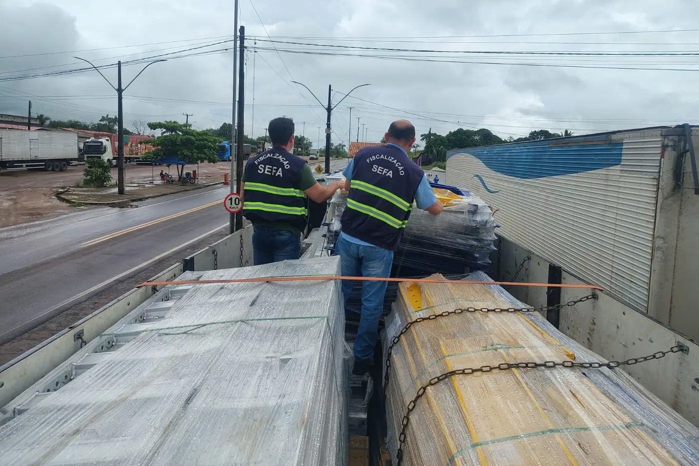Sefa apreende moldes e estruturas para concreto em Cachoeira do Piriá