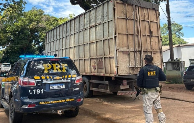 PRF apreende 32,5 m³ de carvão ilegal durante fiscalização na BR-155, em Marabá