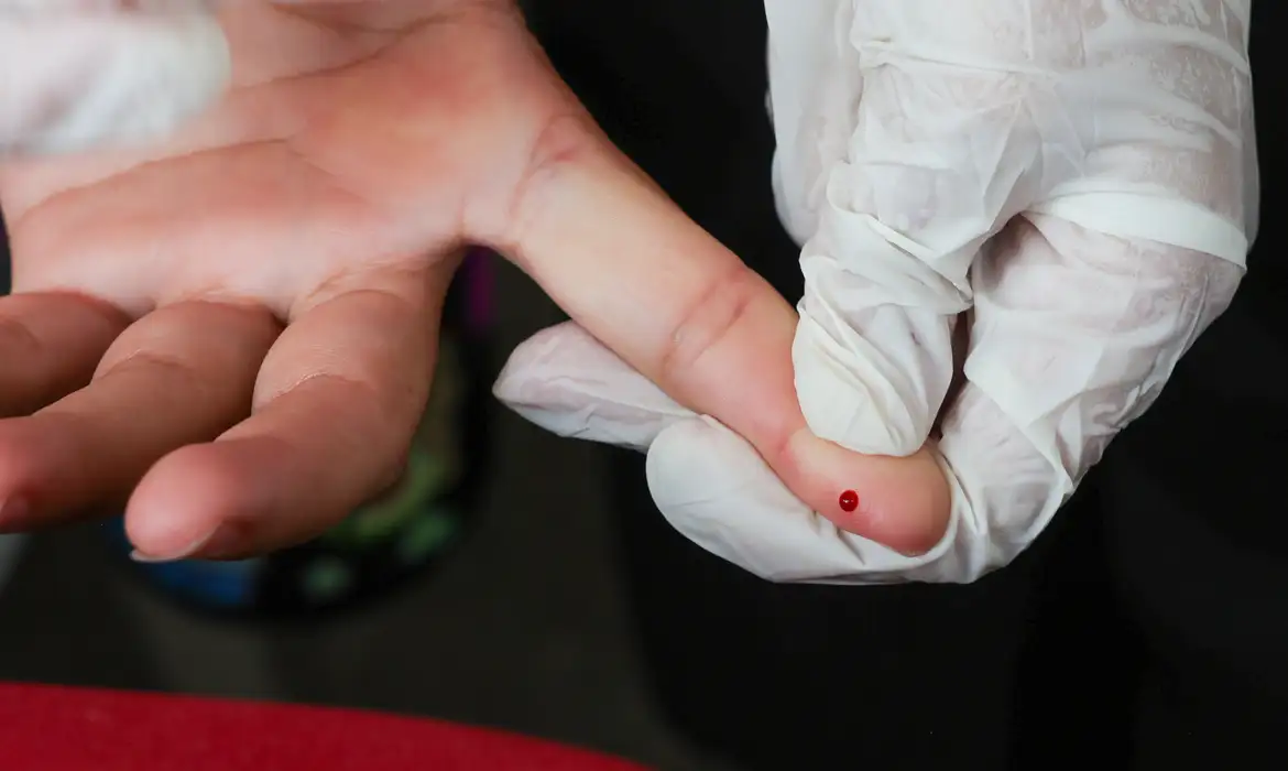 SUS passa a oferecer teste rápido de dengue