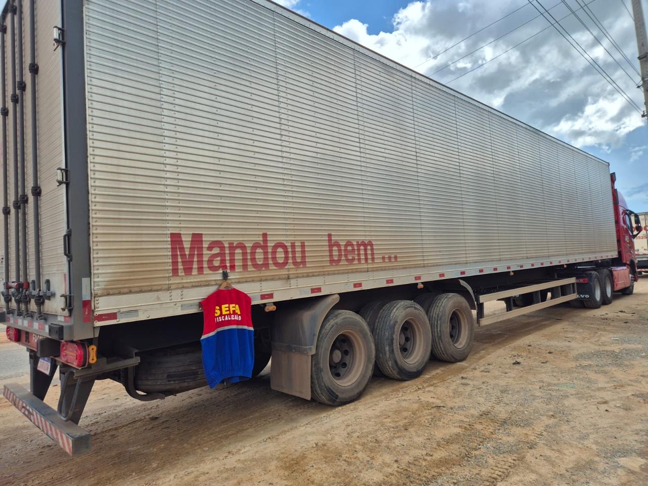 Fiscalização da Sefa apreende carga irregular de bebidas avaliadas em R$ 160 mil em São Geraldo do Araguaia