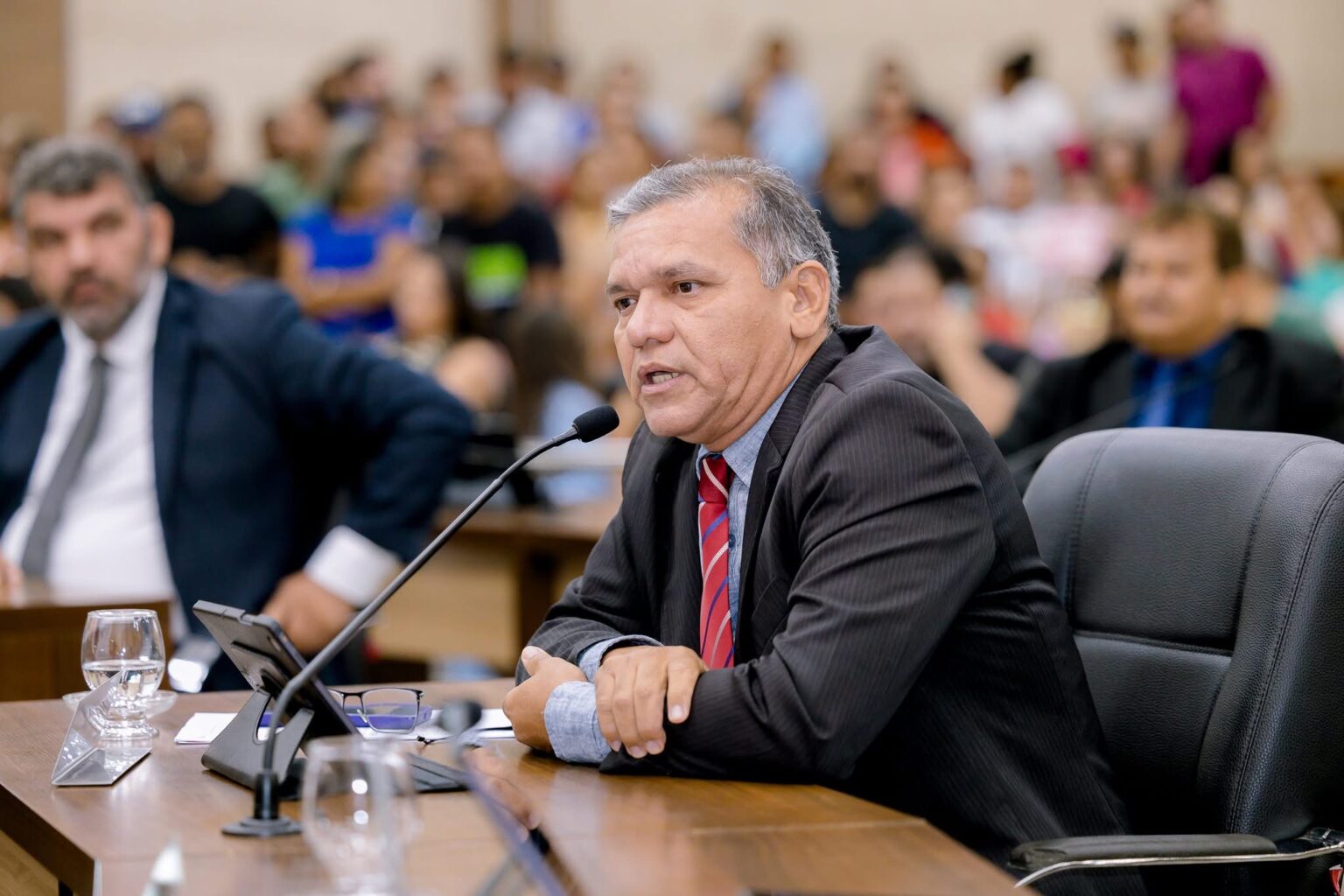 Vereador Orlando Elias retorna ao cargo após decisão em investigação por fraude à cota de gênero em Marabá
