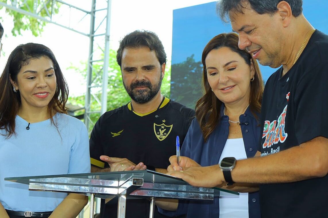 Prefeito Toni Cunha participa da inauguração do novo prédio da Escola Dr. Gaspar Vianna