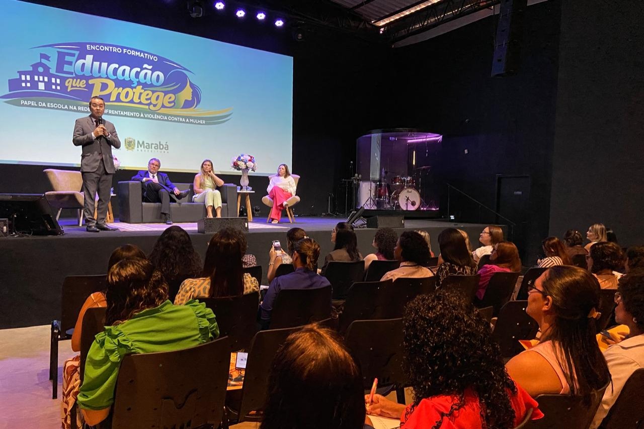 Semed reúne 500 gestores para fortalecer rede contra violência à mulher em Marabá