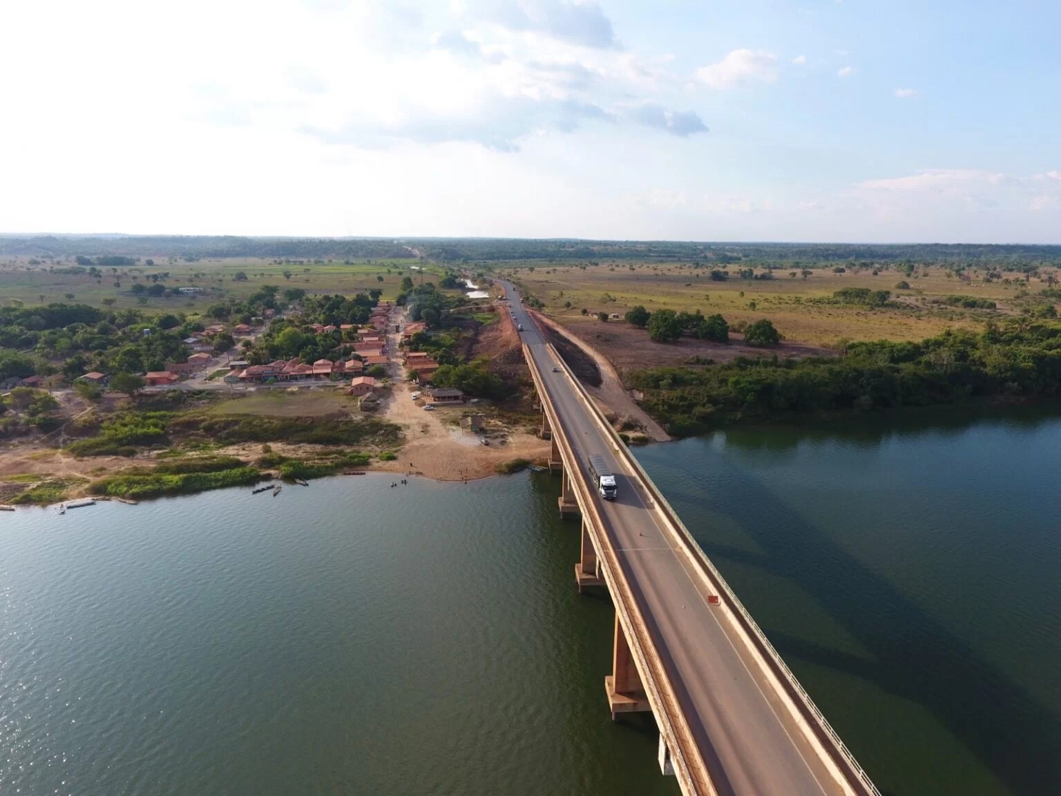 Ponte sobre o Rio Araguaia, entre Pará e Tocantins, está interditada