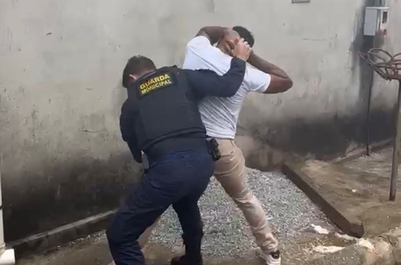 Homem é preso após ameaçar mulher e tentar forçar entrada em casa em Parauapebas