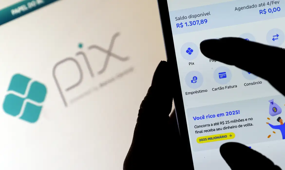 Entenda quando transferências via Pix precisam ser declaradas no Imposto de Renda