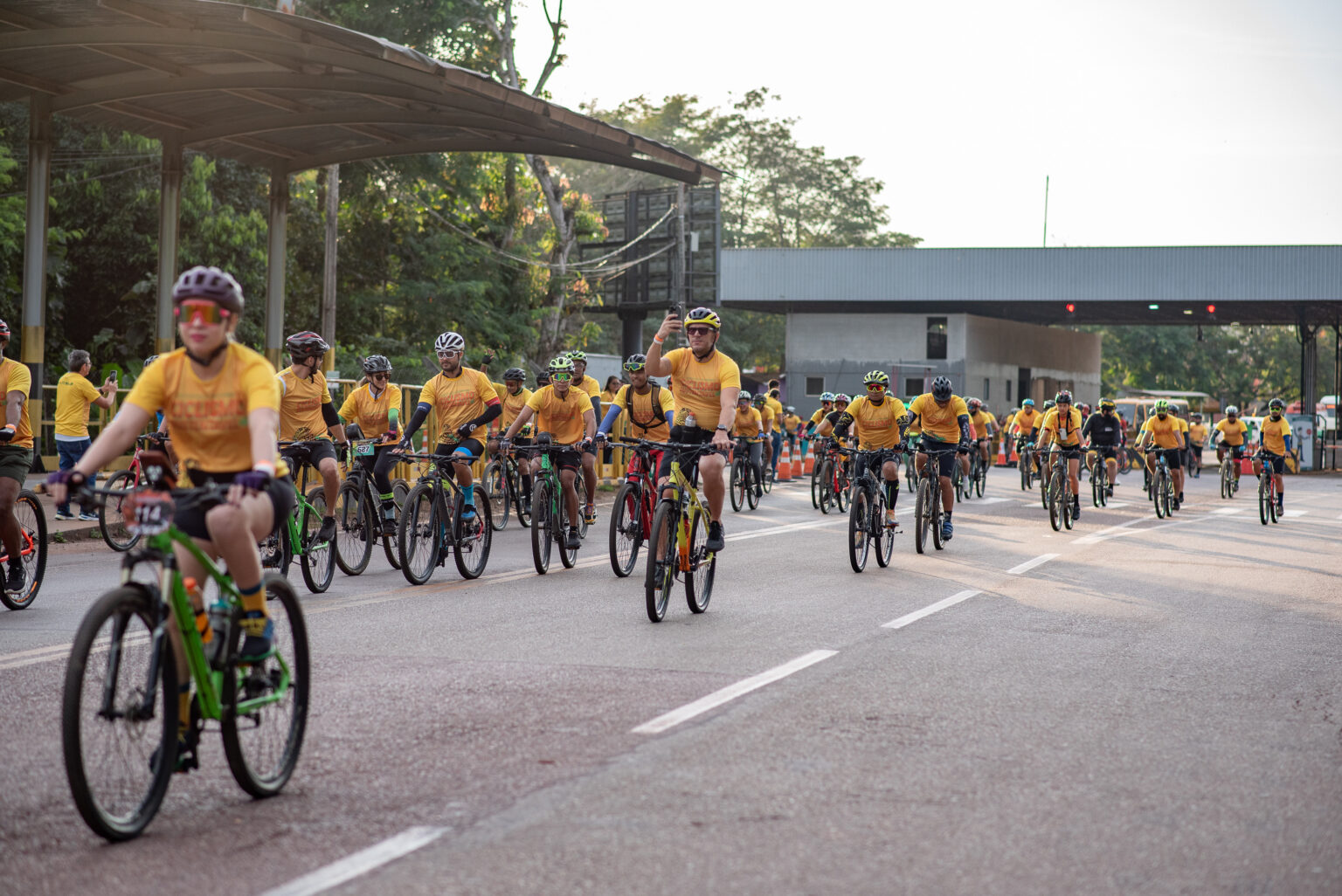 Passeio Ciclístico do Maio Amarelo mobiliza população em Parauapebas pela conscientização no trânsito