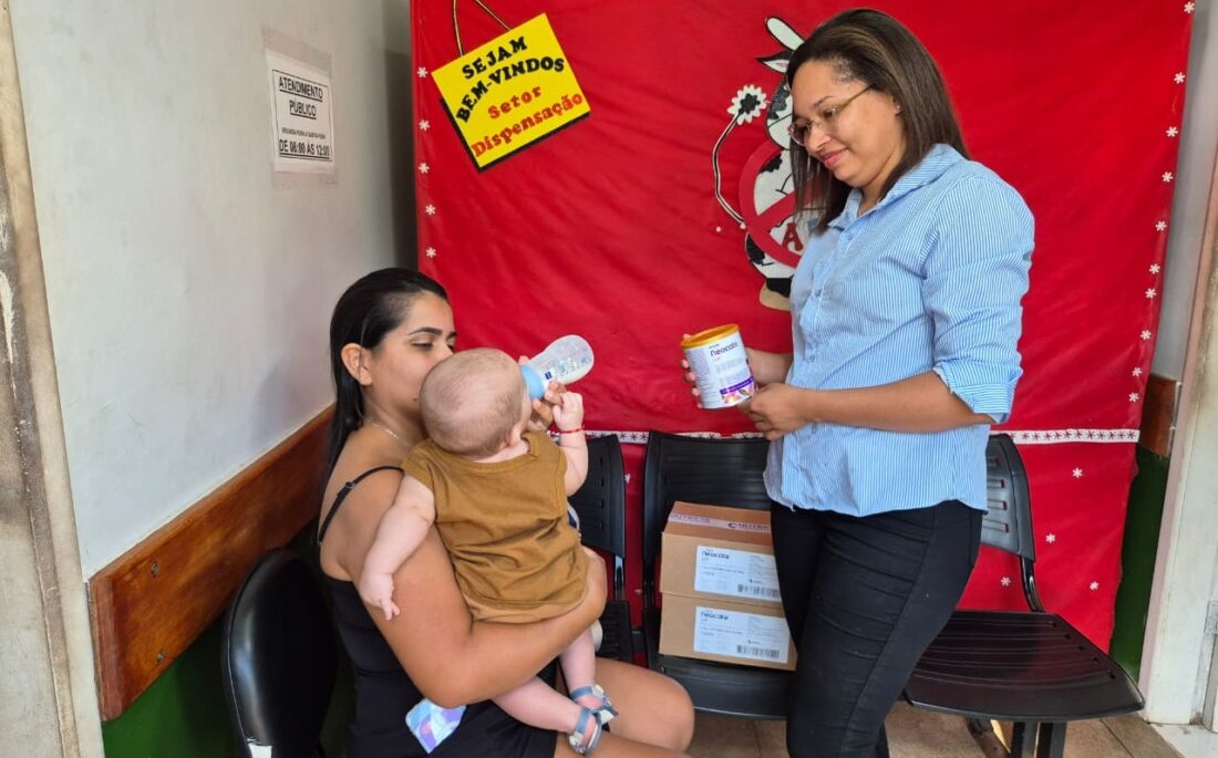 Prefeitura entrega fórmulas para crianças com alergia à proteína do leite de vaca em Marabá