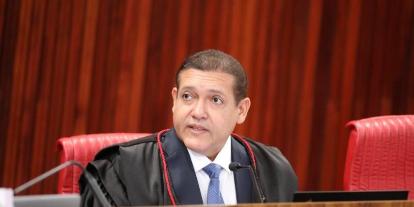Nunes Marques suspende pesquisa da AtlasIntel que aponta queda de Flávio Bolsonaro