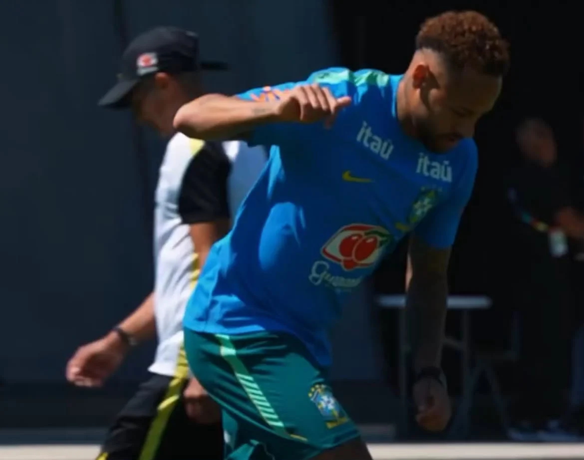 Neymar faz primeiro treino completo com o grupo e pode enfrentar a Escócia
