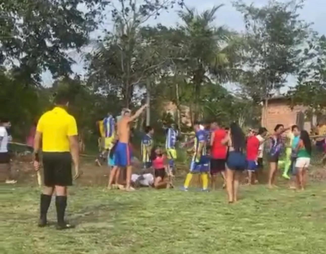 Partida de futebol termina em briga e jovem com traumatismo craniano no Pará