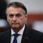 Moraes dá 24 horas para Bolsonaro explicar posse de arma em regime domiciliar