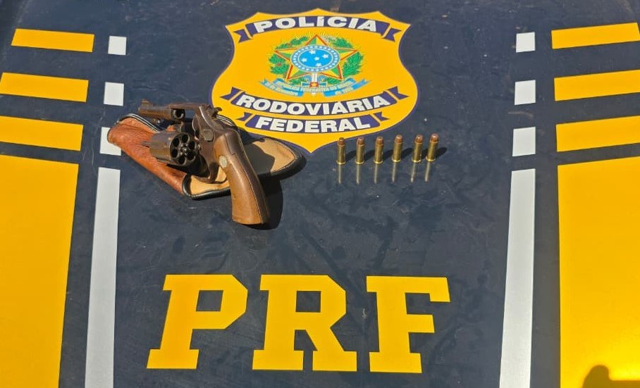 PRF apreende arma de fogo e munições na BR-155, em Marabá