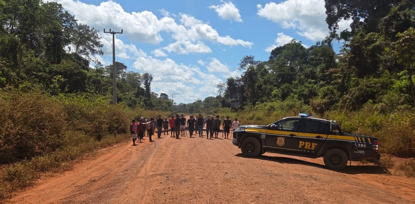 Protesto indígena mantém trecho da BR-422 bloqueado no sudeste do Pará