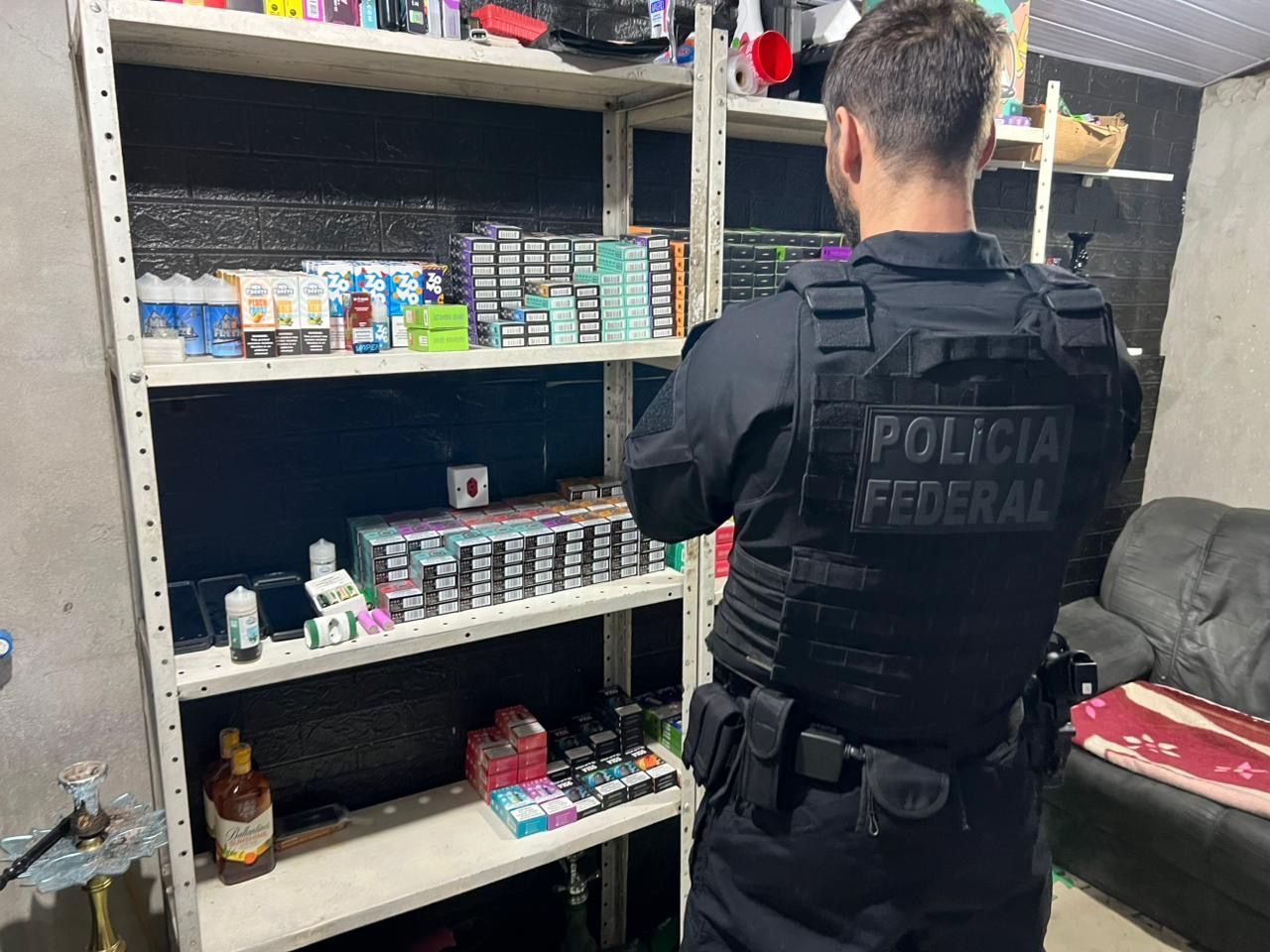 PF faz operação contra contrabando e comércio ilegal de cigarros convencionais e eletrônicos no Pará