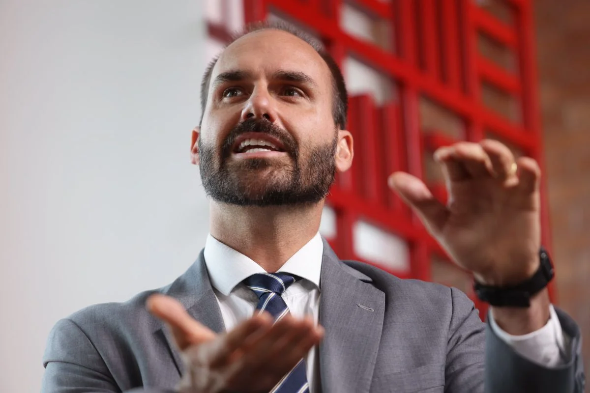 Eduardo Bolsonaro pede ação de Trump contra Moraes após condenação no STF