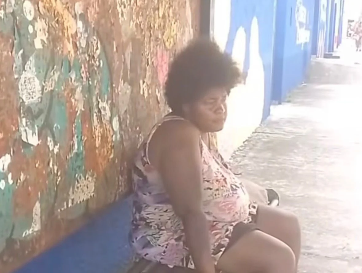 Mulher em situação de rua com ferimento grave no pé mobiliza moradores no Pará