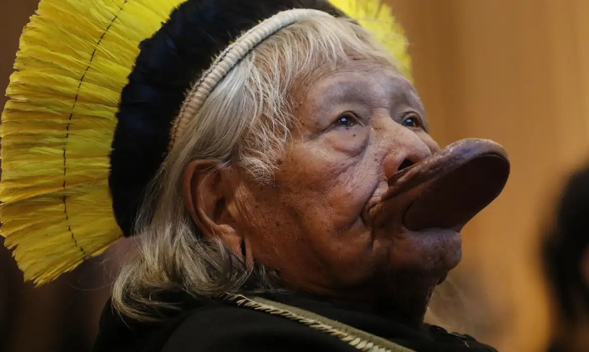 Aos 93 anos, Cacique Raoni volta para a UTI após piora do quadro de saúde