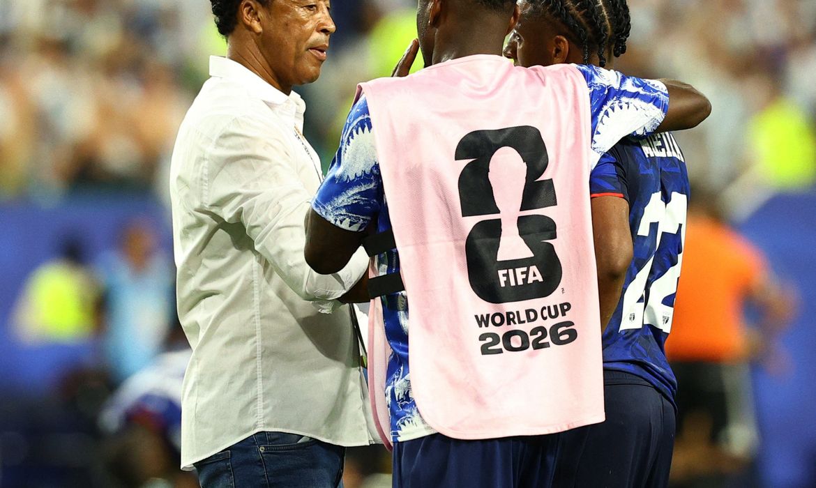 Orgulhoso, técnico de Cabo Verde se despede da Copa com gosto amargo