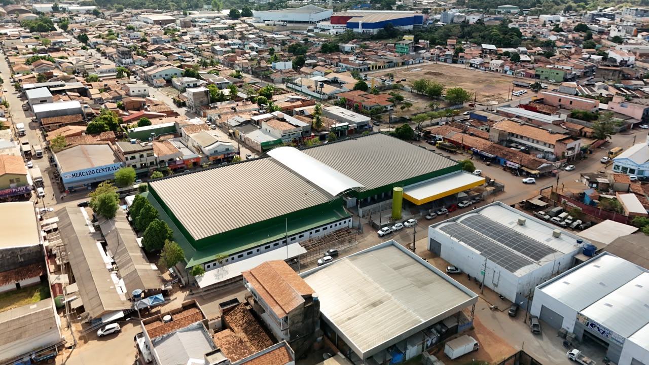 Nova Feira da Laranjeiras terá 237 boxes e terminal para vans; obra entra na fase final