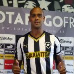 Tragédia: ex-atacante Tássio morre após desabamento de muro