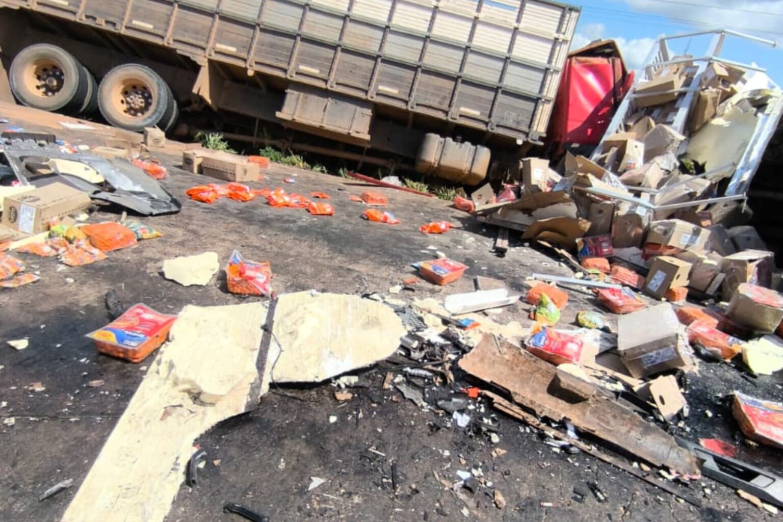 Grave acidente entre carretas e caminhão deixa vítimas fatais na BR-155, entre Xinguara e Eldorado dos Carajás