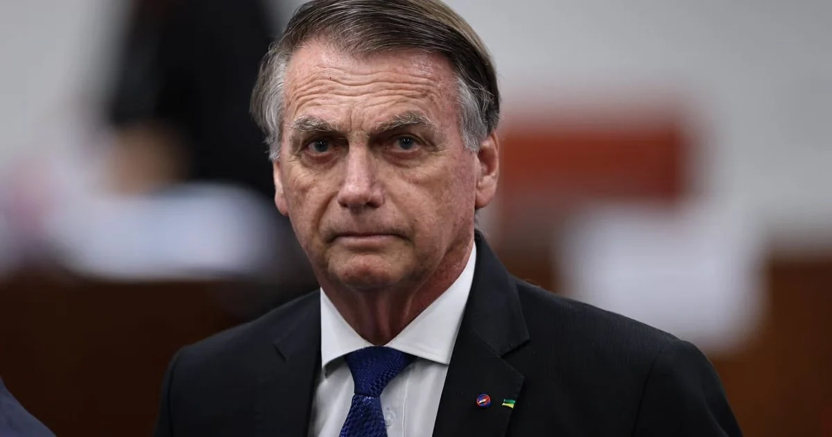 Bolsonaro recorre ao STF e pede para receber visitas de Flávio
