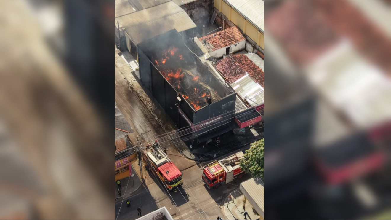 Incêndio destrói loja de roupas e causa grande prejuízo em Parauapebas
